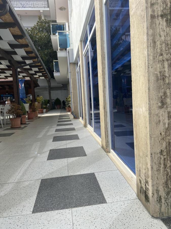 ホテル Center Park Velipojë エクステリア 写真