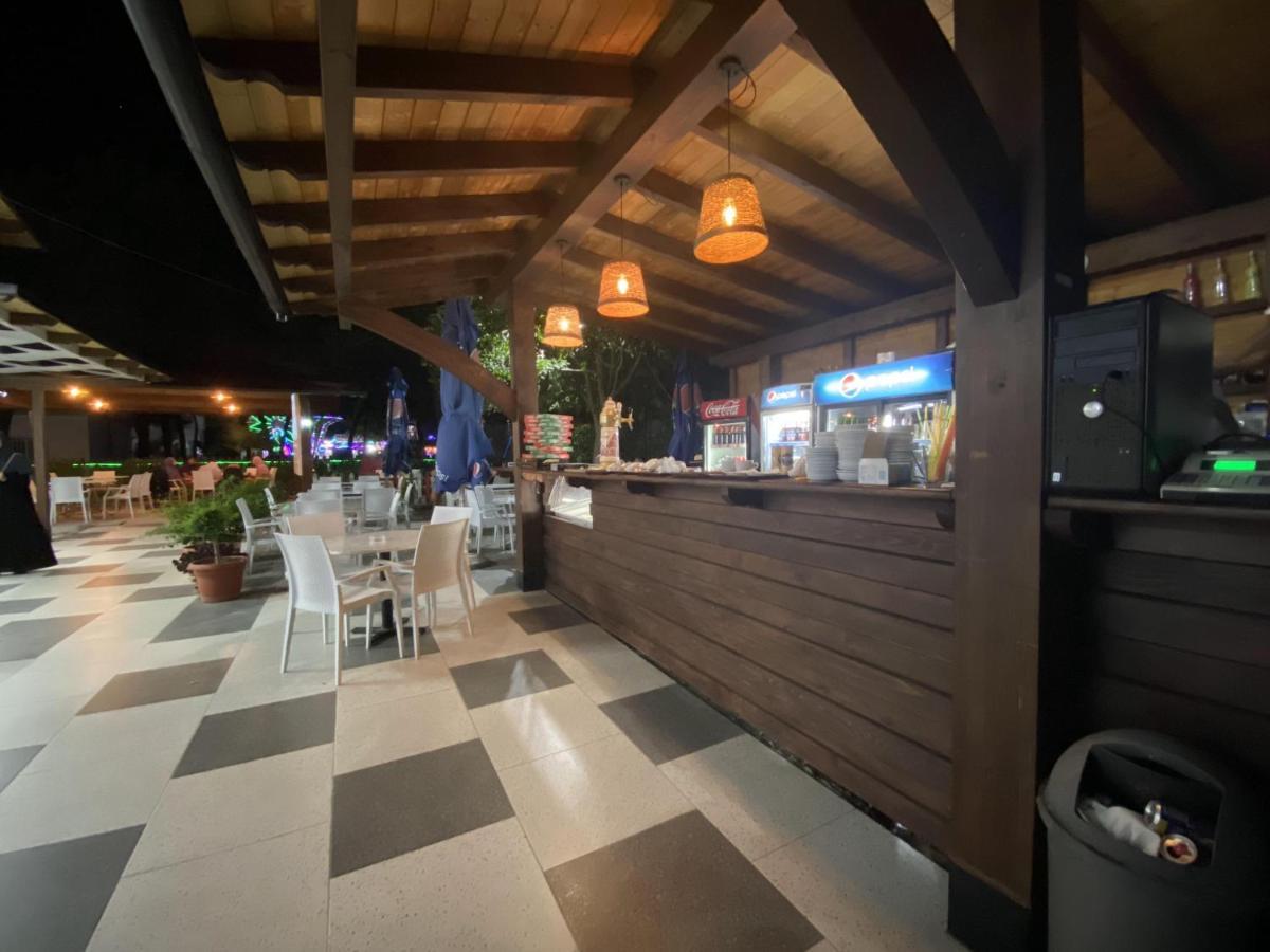 ホテル Center Park Velipojë エクステリア 写真