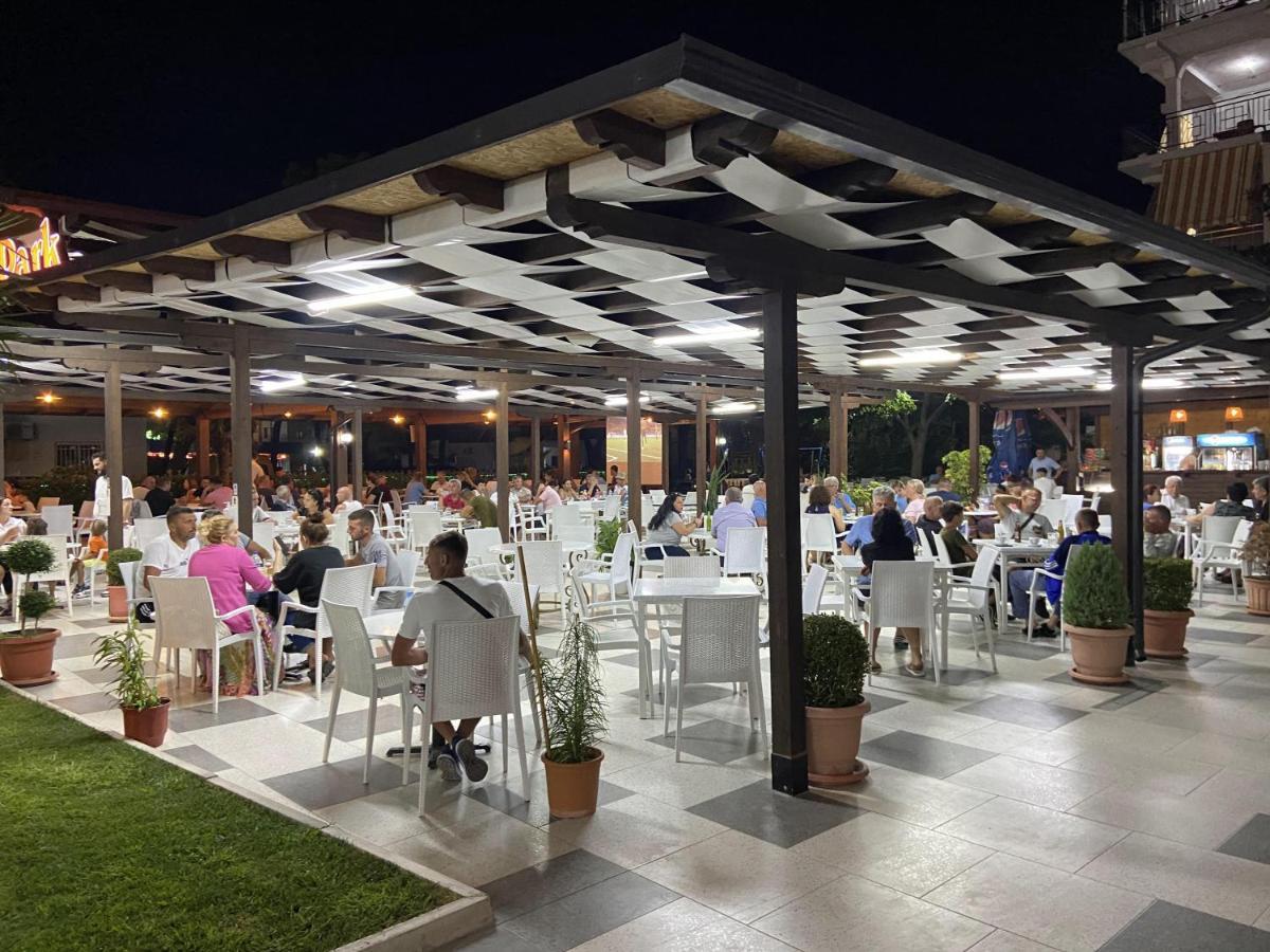 ホテル Center Park Velipojë エクステリア 写真