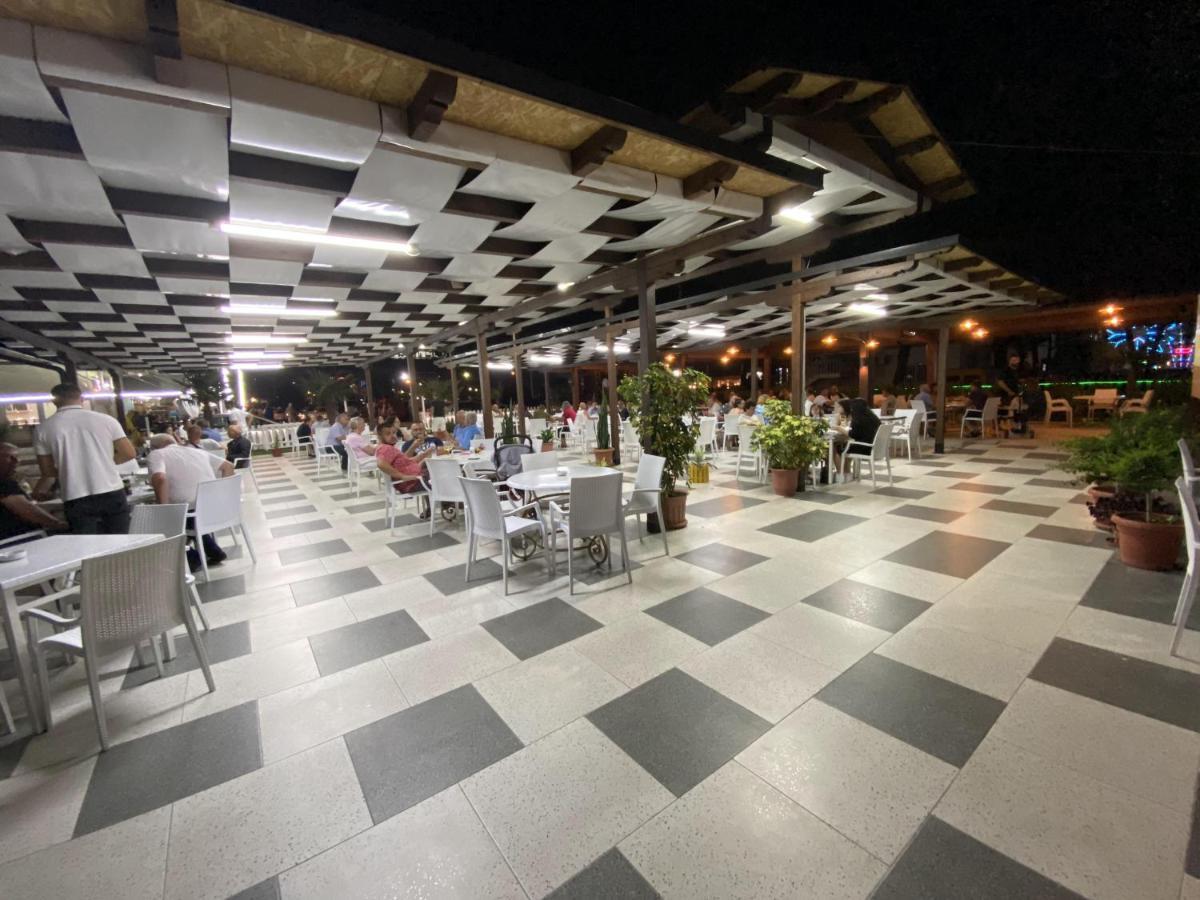 ホテル Center Park Velipojë エクステリア 写真